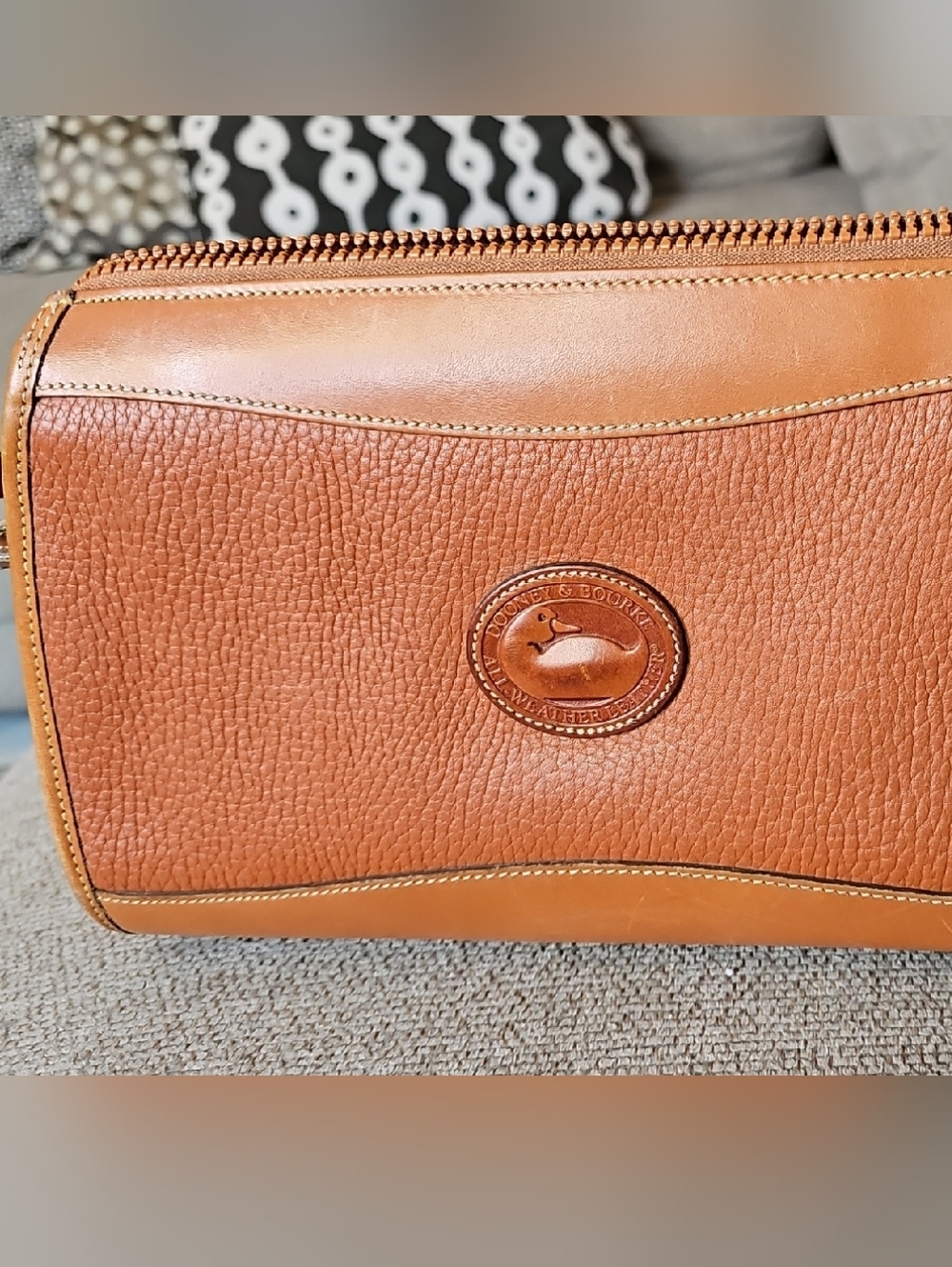 “Vintage Dooney & Bourke AWL leather barrel bag – made to last, thick leather